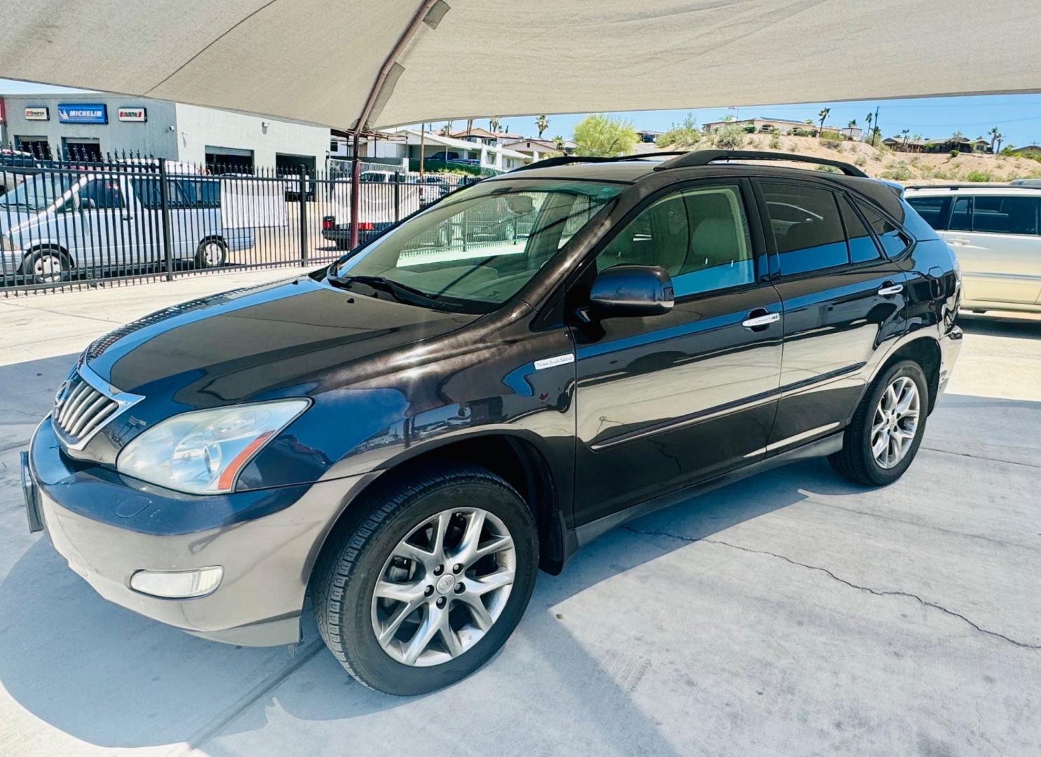 2009 grey Lexus RX 350 (2T2GK31U79C) , located at 2190 Hwy 95, Bullhead City, AZ, 86442, (928) 704-0060, 0.000000, 0.000000 - 2009 Lexus Rx 350. Pebble beach edition. 2 owners clean carfax. in house financing available. Super clean elderly owned lexus suv . leather, moonroof, backup camera, bluetooth. - Photo#5